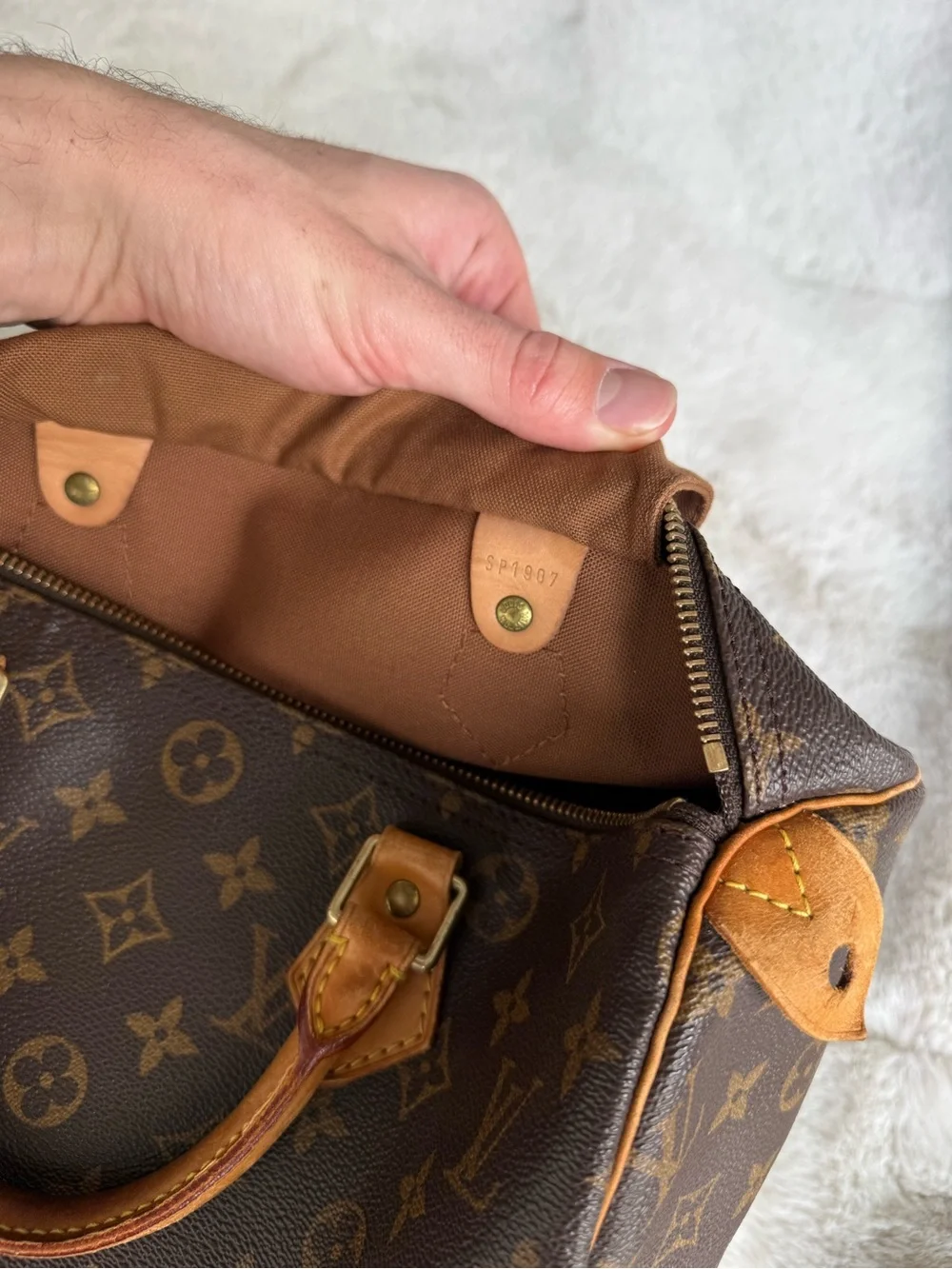Louis Vuitton Speedy 30
